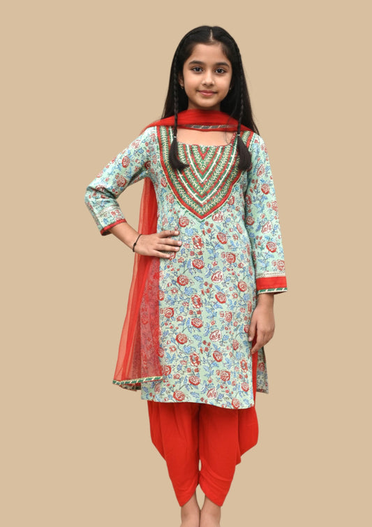 Hara : Green printed kurta with red dhoti and dupatta