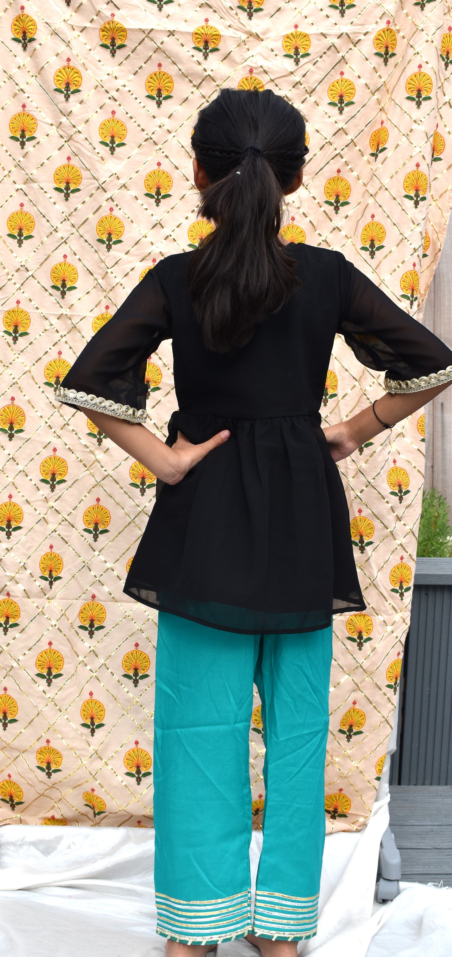 Pop : Black peplum top with blue pants for girls